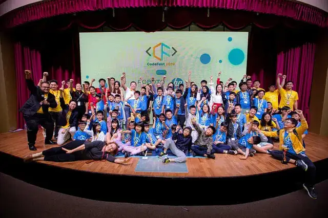 CodeFest 2019 group photo on stage Singapore